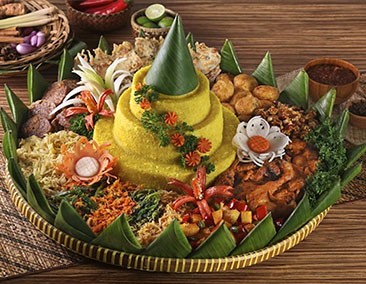 membuat-nasi-kuning-tumpeng-cover